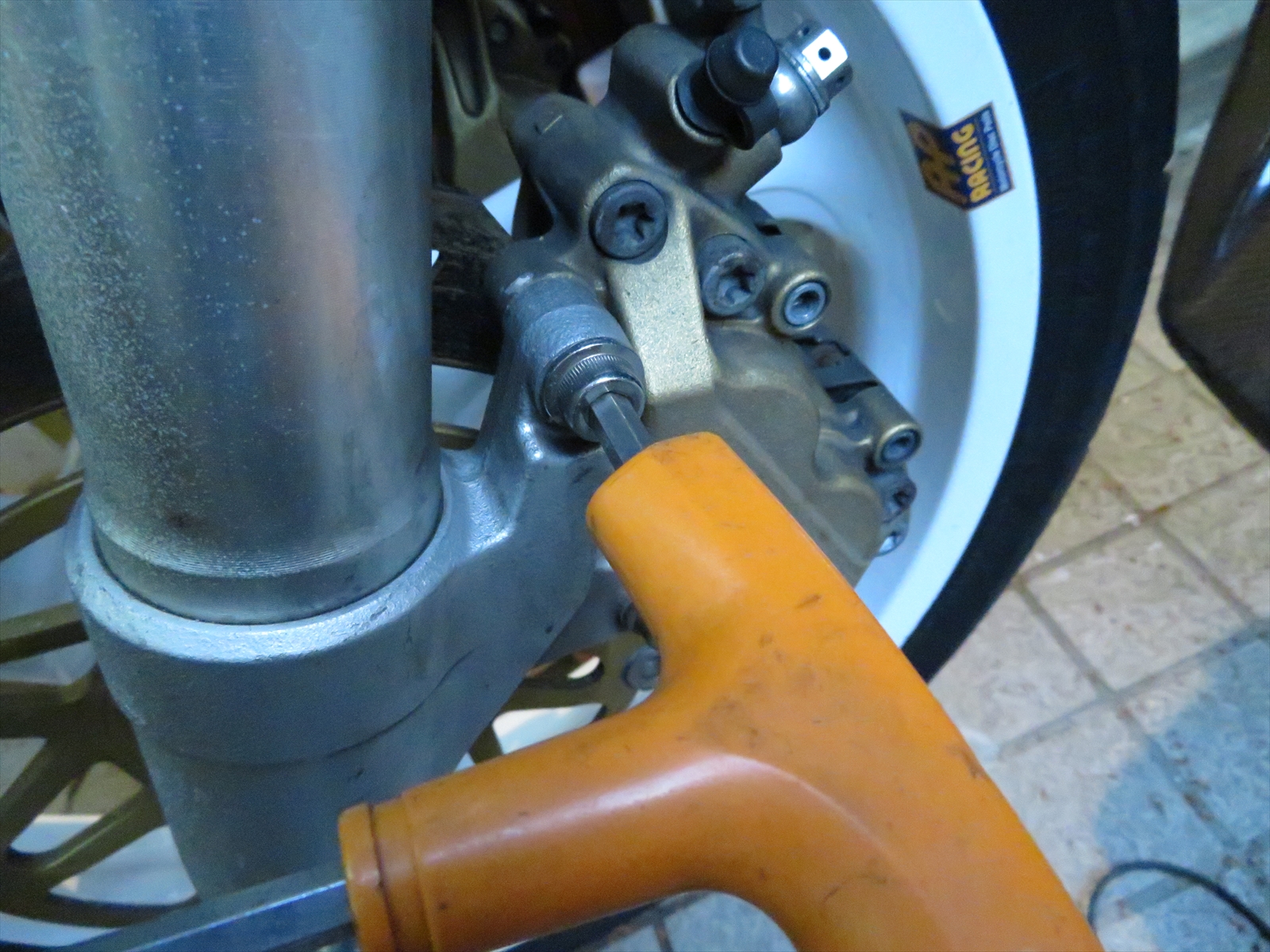 BROSに付いたHONDA CB400SF V-TEC フロントフォーク