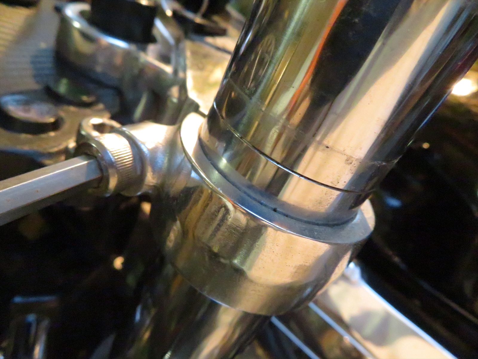 BROSに付いたHONDA CB400SF V-TEC フロントフォーク