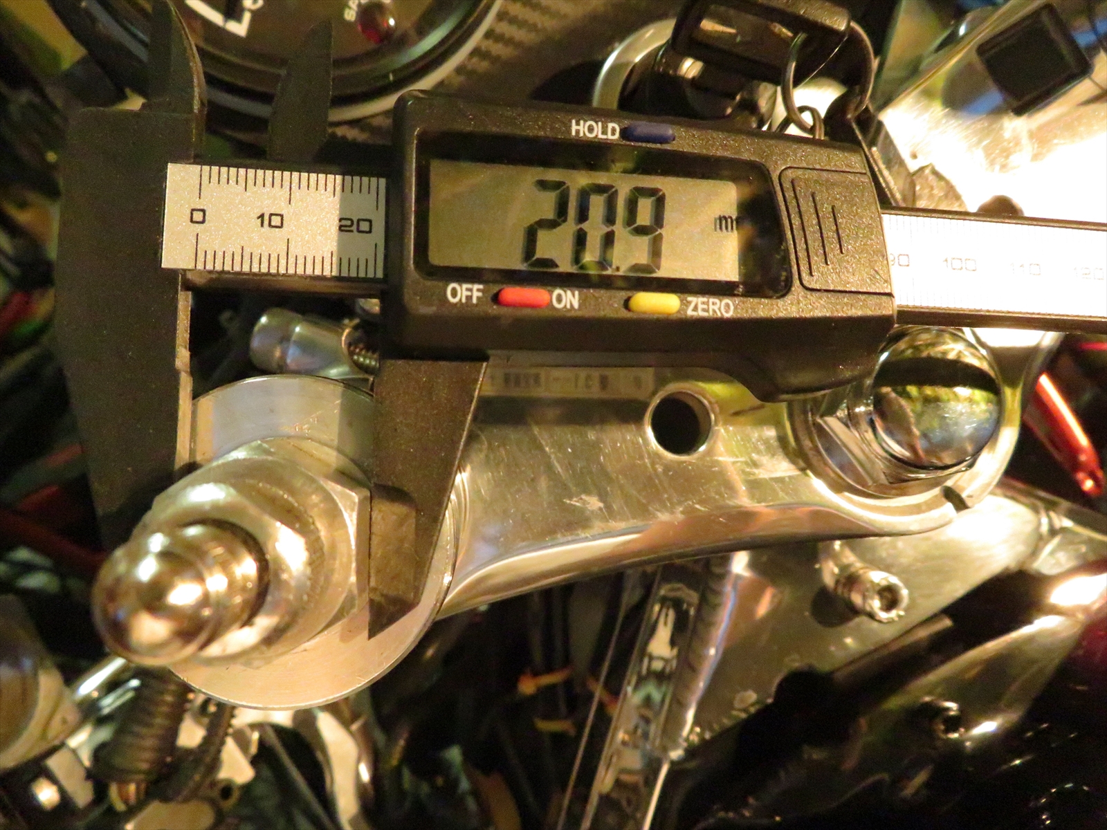 BROSに付いたHONDA CB400SF V-TEC フロントフォーク