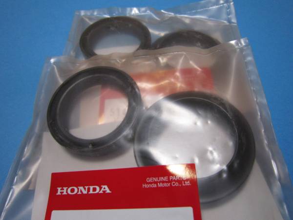 HONDA CB400SF NC39後期用 ダストシール+オイルシール