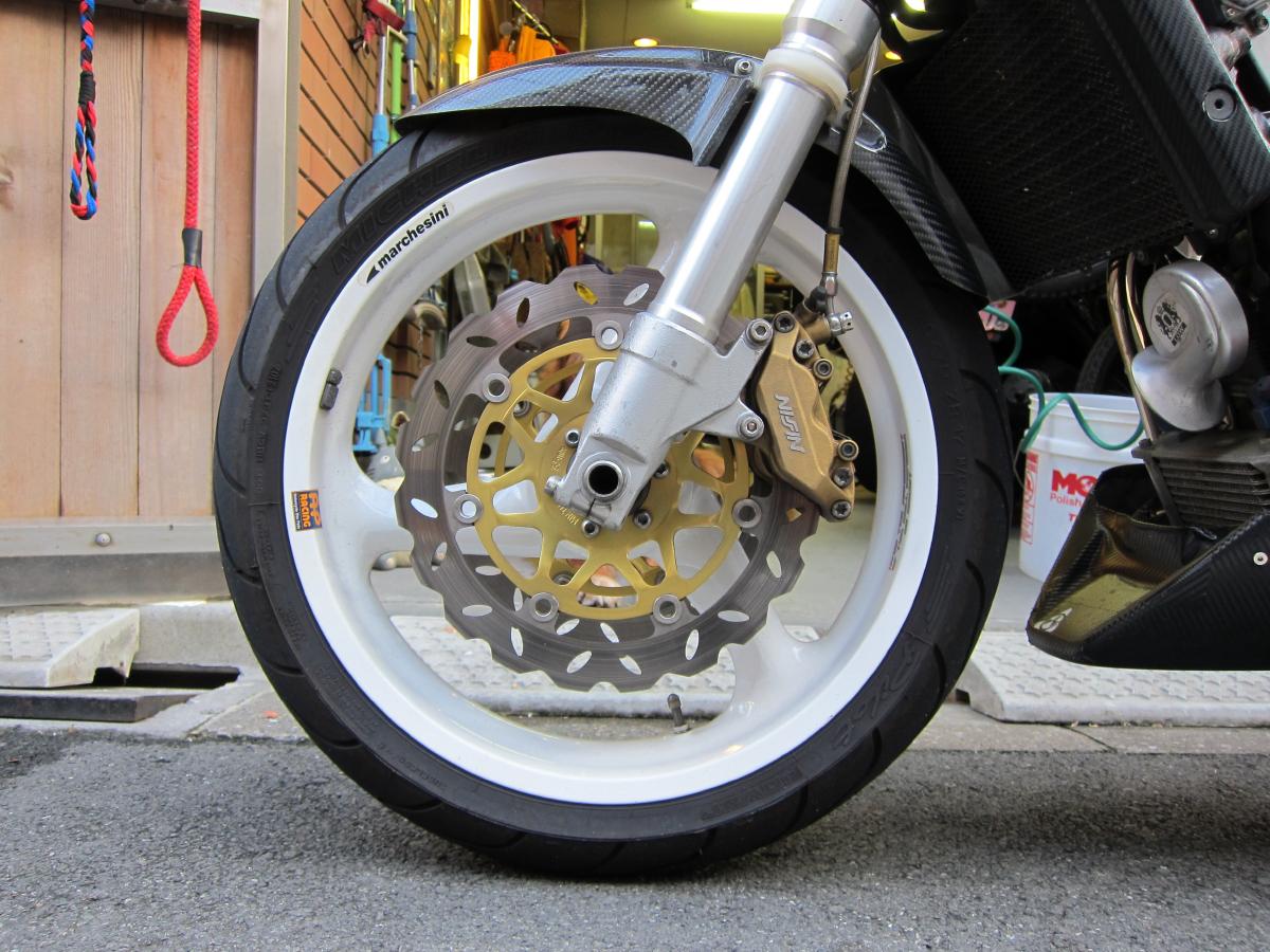 HONDA BROS フロントキャリパー