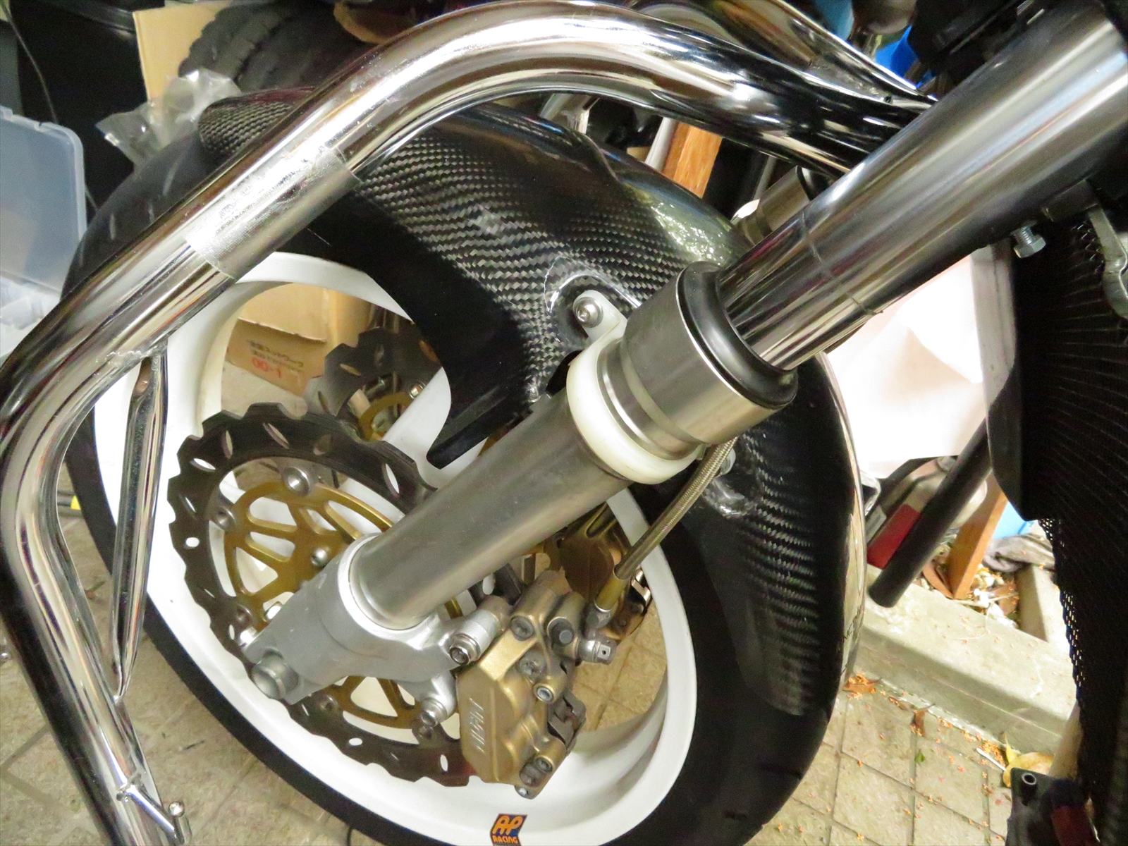 BROSに付いたHONDA CB400SF V-TEC フロントフォーク